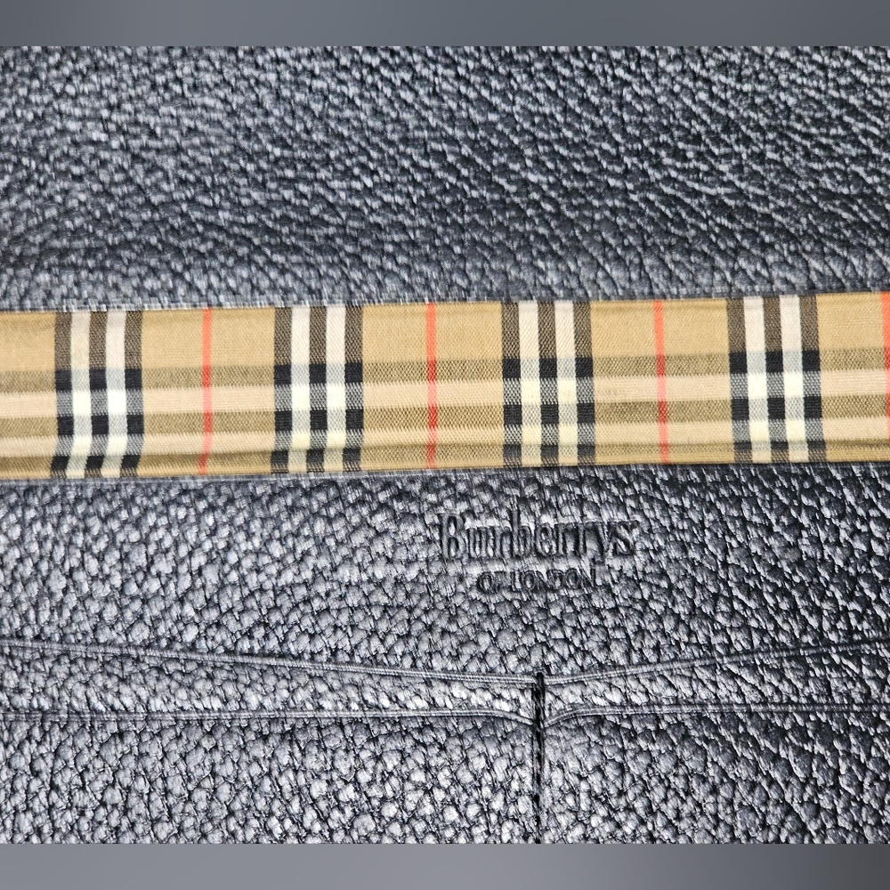 ❤️EUC Burberry Unisex leather Long Wallet - Picture 10 of 14